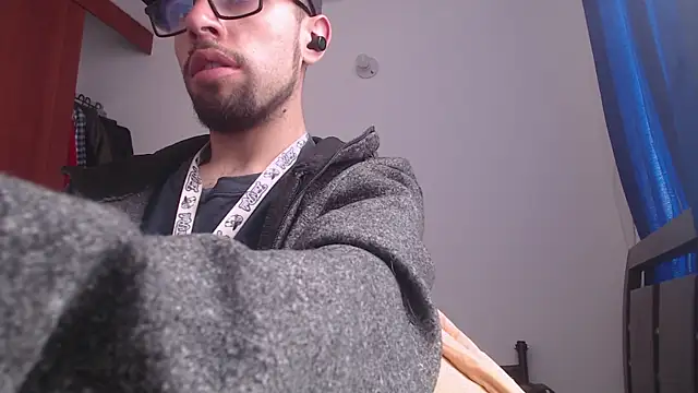 Snapshot of fvckolombianguyy chatting on February 3, 2025, 7:31 pm fvckolombianguyy online show from February 3, 2025, 7:31 pm