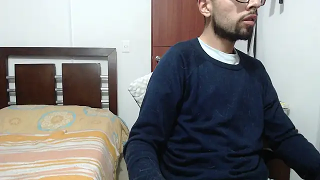 Snapshot of fvckolombianguyy chatting on March 13, 2025, 12:59 am fvckolombianguyy online show from March 13, 2025, 12:59 am