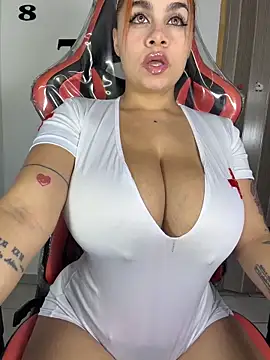 Snapshot of miapichxs chatting on March 22, 2026, 4:27 am miapichxs online show from March 22, 2026, 4:27 am