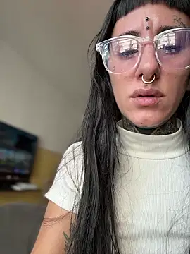 Snapshot of samisamsx chatting on October 18, 2025, 4:20 pm samisamsx online show from October 18, 2025, 4:20 pm