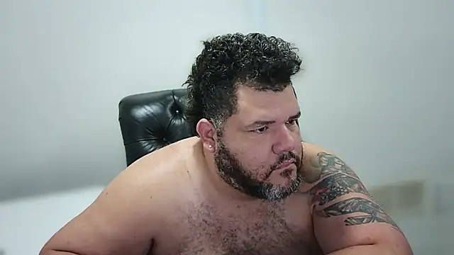 Gabihotxxx1 online show from April 19, 2026, 4:30 pm