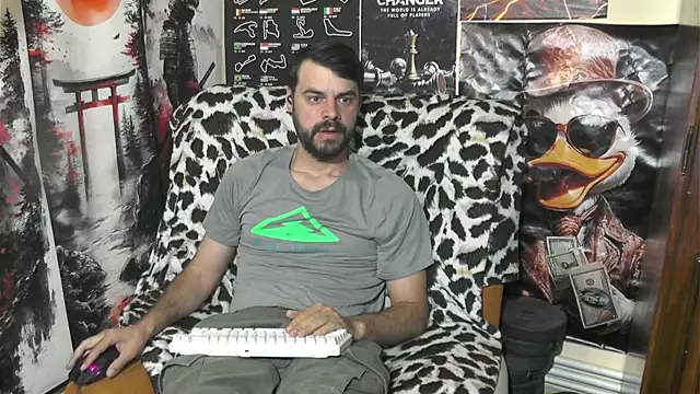 Snapshot of 00george chatting on April 13, 2026, 7:29 pm 00george online show from April 13, 2026, 7:29 pm