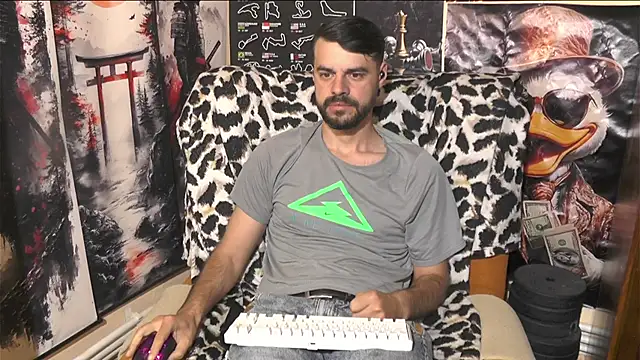Snapshot of 00george chatting on April 23, 2026, 3:35 am 00george online show from April 23, 2026, 3:35 am