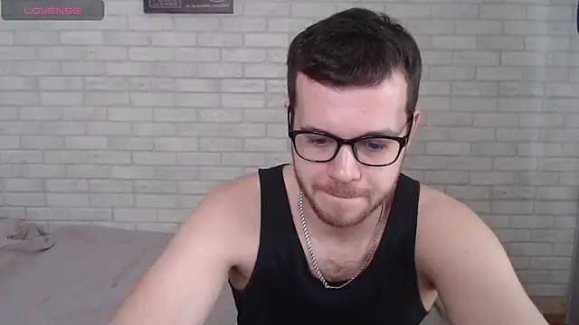 Snapshot of Alexxx_horny chatting on May 10, 2026, 7:01 am Alexxx horny online show from May 10, 2026, 7:01 am