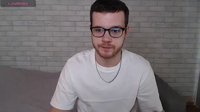 Snapshot of Alexxx_horny chatting on May 9, 2026, 8:07 am Alexxx horny online show from May 9, 2026, 8:07 am
