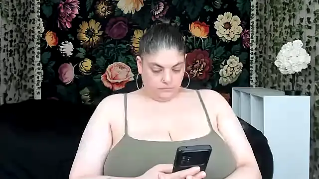 Snapshot of Exotic-Melons chatting on July 19, 2026, 9:00 pm Exotic-Melons online show from July 19, 2026, 9:00 pm