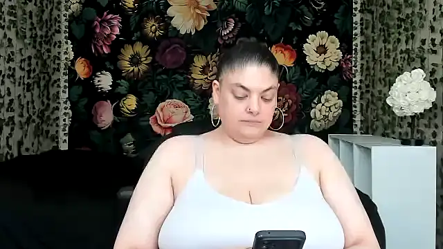 Snapshot of Exotic-Melons chatting on July 17, 2026, 10:40 pm Exotic-Melons online show from July 17, 2026, 10:40 pm