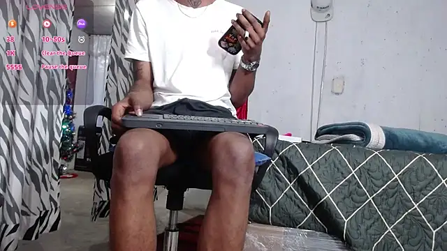 Snapshot of kilian_xx chatting on December 14, 2025, 11:05 am kilian xx online show from December 14, 2025, 11:05 am