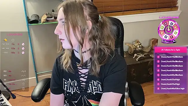 luluvaladon online show from March 7, 2025, 1:20 am