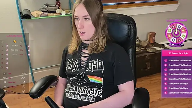 luluvaladon online show from February 19, 2025, 12:14 am