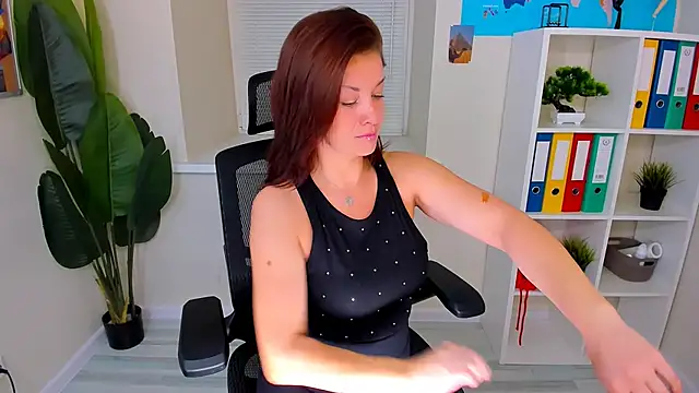 AnaMills online show from November 19, 2025, 10:15 am