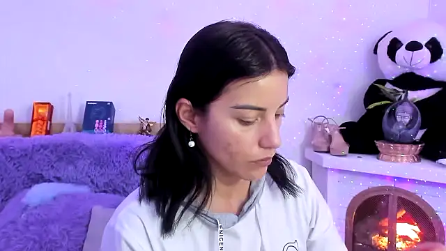 Snapshot of Arenne_rouse chatting on January 29, 2025, 3:22 am Arenne rouse online show from January 29, 2025, 3:22 am