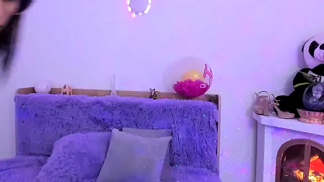 Snapshot of Arenne_rouse chatting on February 26, 2025, 7:21 pm Arenne rouse online show from February 26, 2025, 7:21 pm