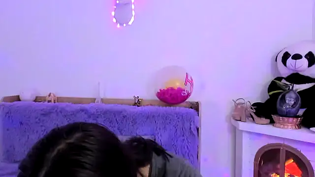 Snapshot of Arenne_rouse chatting on February 26, 2025, 10:26 pm Arenne rouse online show from February 26, 2025, 10:26 pm