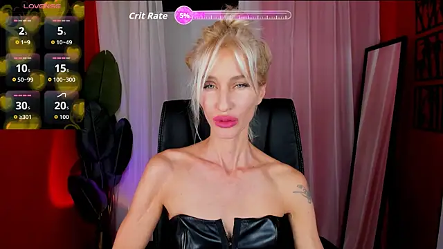 Snapshot of CindySw chatting on October 18, 2025, 10:17 am CindySw online show from October 18, 2025, 10:17 am