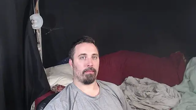 Snapshot of Metalstud chatting on October 11, 2025, 3:07 am Metalstud online show from October 11, 2025, 3:07 am