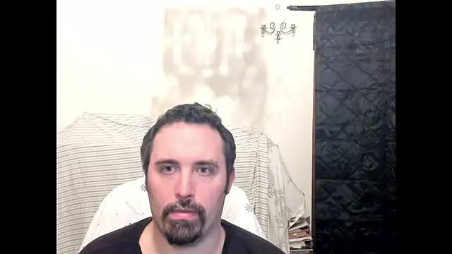 Snapshot of Metalstud chatting on November 13, 2025, 5:22 am Metalstud online show from November 13, 2025, 5:22 am