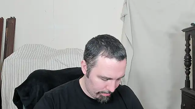 Snapshot of Metalstud chatting on February 14, 2026, 3:51 am Metalstud online show from February 14, 2026, 3:51 am