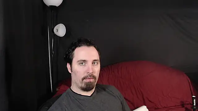 Snapshot of Metalstud chatting on January 19, 2025, 12:49 am Metalstud online show from January 19, 2025, 12:49 am