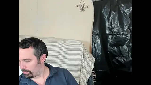 Snapshot of Metalstud chatting on November 20, 2025, 12:22 am Metalstud online show from November 20, 2025, 12:22 am