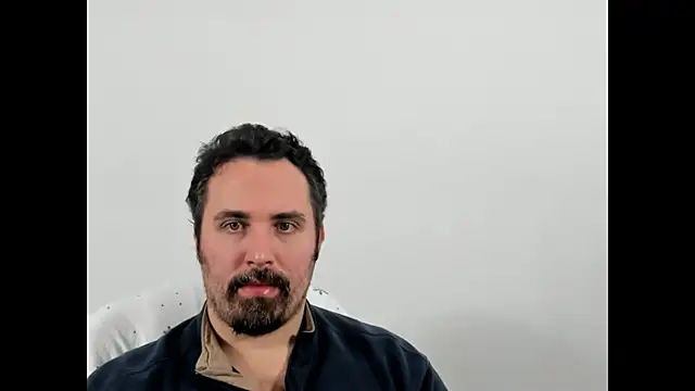 Snapshot of Metalstud chatting on November 23, 2025, 3:49 am Metalstud online show from November 23, 2025, 3:49 am