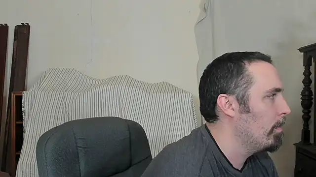 Snapshot of Metalstud chatting on February 20, 2026, 6:26 am Metalstud online show from February 20, 2026, 6:26 am