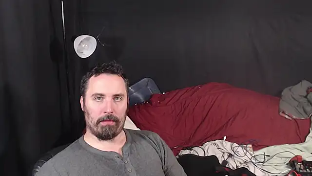 Snapshot of Metalstud chatting on October 25, 2025, 3:17 am Metalstud online show from October 25, 2025, 3:17 am