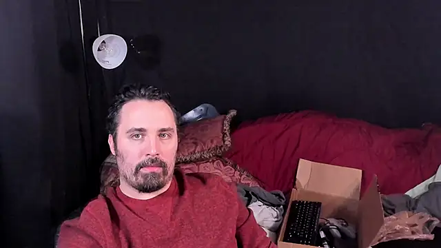 Snapshot of Metalstud chatting on November 28, 2025, 1:39 am Metalstud online show from November 28, 2025, 1:39 am