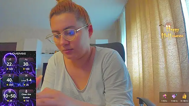 Snapshot of hot_evil_queen chatting on October 26, 2025, 8:15 am hot evil queen online show from October 26, 2025, 8:15 am