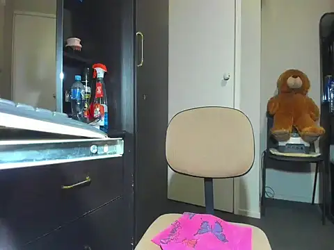 Angelchezcka online show from February 15, 2026, 11:53 am