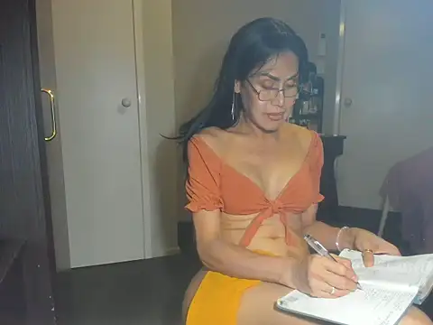 Snapshot of Angelchezcka chatting on December 5, 2025, 8:13 am Angelchezcka online show from December 5, 2025, 8:13 am