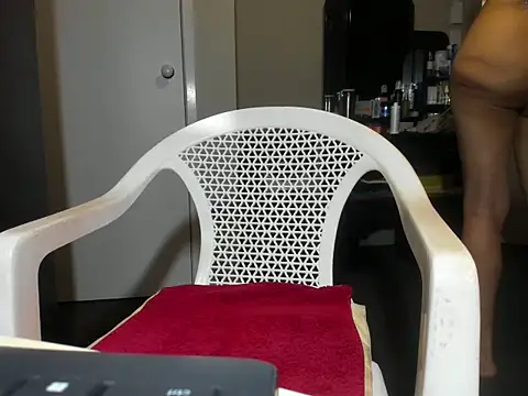 Snapshot of Angelchezcka chatting on November 19, 2025, 9:42 am Angelchezcka online show from November 19, 2025, 9:42 am