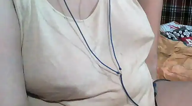 Snapshot of giga-bite chatting on March 5, 2025, 4:57 pm giga-bite online show from March 5, 2025, 4:57 pm