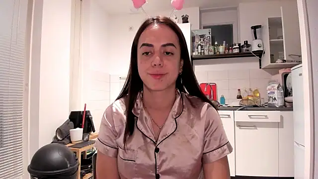 fantasydollx online show from November 13, 2025, 5:50 pm