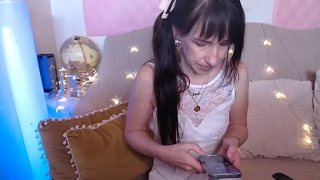 -carla- online show from December 6, 2024, 7:37 am