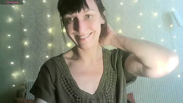 MarieODahliaS online show from March 12, 2026, 9:35 am