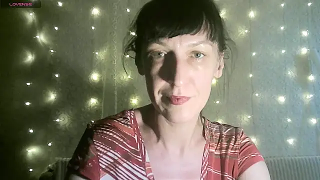 MarieODahliaS online show from November 3, 2025, 9:57 am