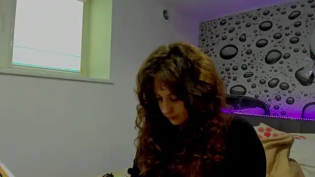 AlmaFancy online show from March 11, 2026, 6:07 am