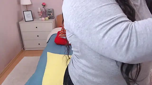 Snapshot of LeveMe2Nightt chatting on March 3, 2026, 1:07 pm LeveMe2Nightt online show from March 3, 2026, 1:07 pm