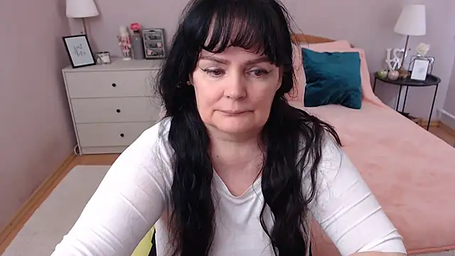 Snapshot of LeveMe2Nightt chatting on May 25, 2026, 12:04 pm LeveMe2Nightt online show from May 25, 2026, 12:04 pm