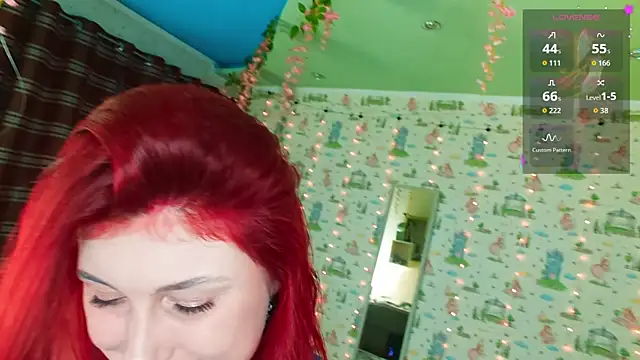 Snapshot of SmokyRose chatting on December 15, 2025, 2:01 pm SmokyRose online show from December 15, 2025, 2:01 pm