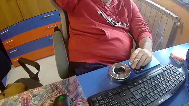 Snapshot of Tango128 chatting on April 13, 2026, 8:07 am Tango128 online show from April 13, 2026, 8:07 am