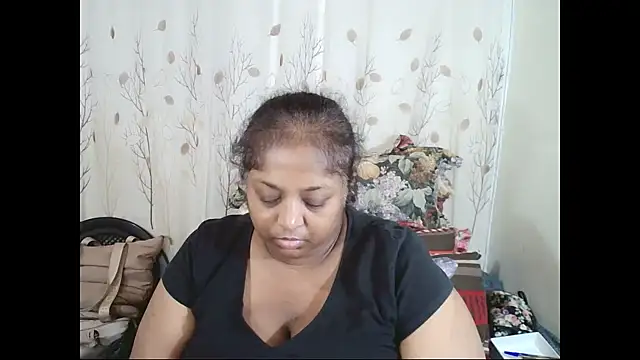 Snapshot of Indiantasha chatting on June 17, 2026, 3:55 pm Indiantasha online show from June 17, 2026, 3:55 pm