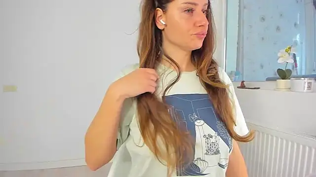 Snapshot of DiamondKay chatting on February 24, 2026, 6:25 am DiamondKay online show from February 24, 2026, 6:25 am