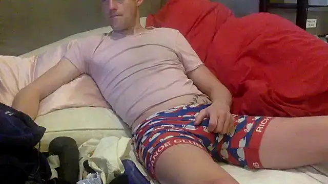 Snapshot of londonfuckwhore chatting on October 14, 2025, 3:18 am londonfuckwhore online show from October 14, 2025, 3:18 am