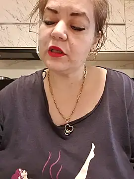 Snapshot of cindybbwsquirt chatting on February 22, 2025, 9:45 am cindybbwsquirt online show from February 22, 2025, 9:45 am