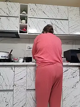 Snapshot of cindybbwsquirt chatting on February 19, 2025, 9:39 am cindybbwsquirt online show from February 19, 2025, 9:39 am