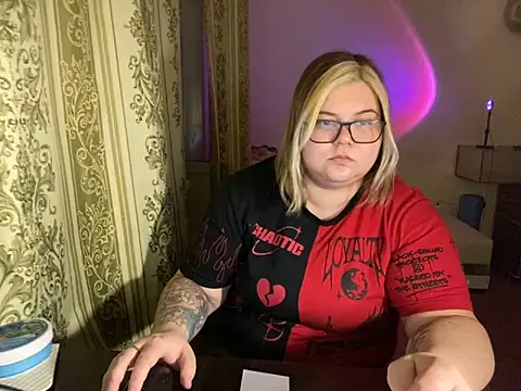 Kira Magni online show from February 4, 2025, 3:15 pm