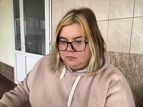 Kira Magni online show from December 29, 2024, 11:18 am