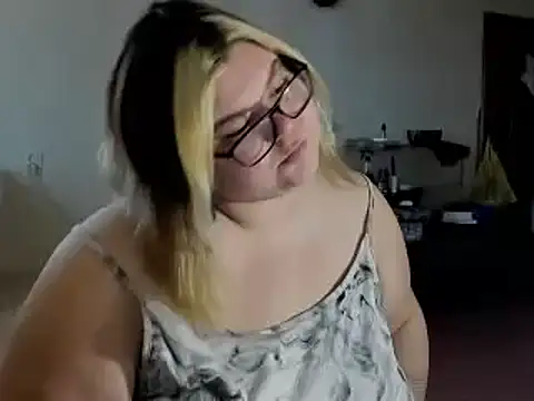 Kira Magni online show from March 16, 2025, 7:26 am